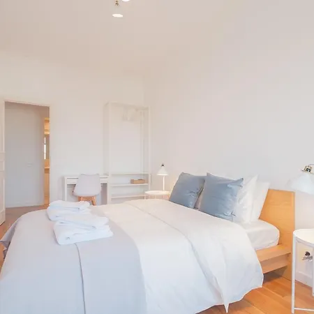 Elegant - 3 Bedrooms & Garage Apartman
