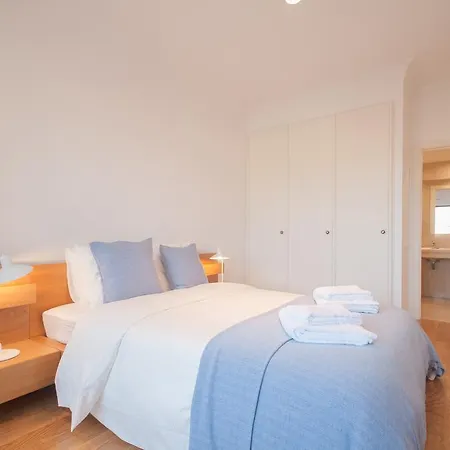 Elegant Apartment - 3 Bedrooms & Garage * Lisbon