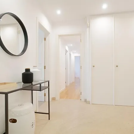 Elegant Apartment - 3 Bedrooms & Garage Lisbon