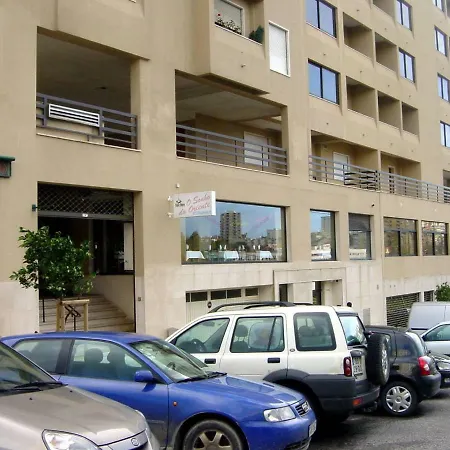 Elegant Apartment - 3 Bedrooms & Garage Apartment