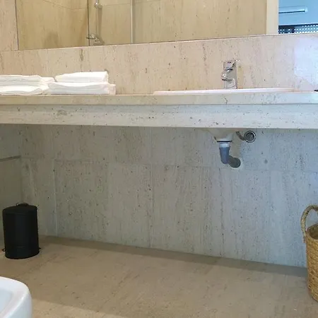 Apartment Elegant Apartment - 3 Bedrooms & Garage *